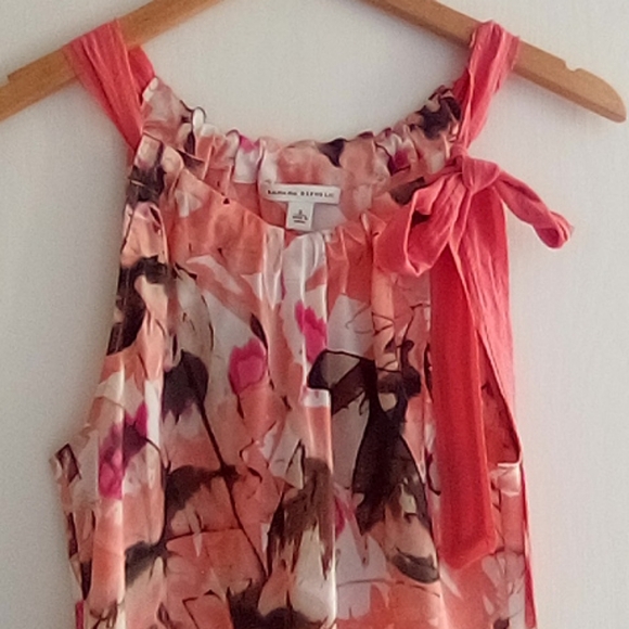 Banana Republic Tops - Banana Republic silk Coral and Floral Blouse